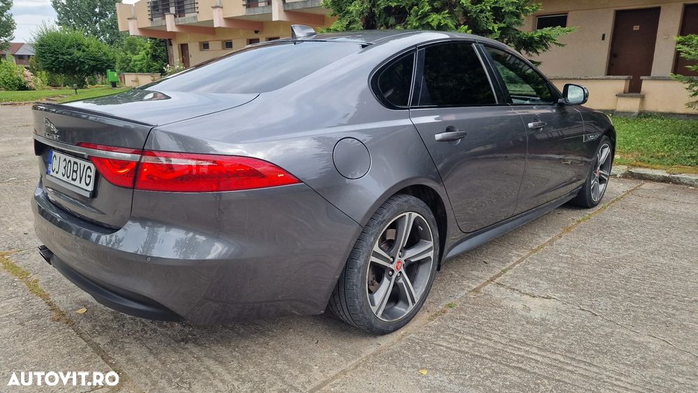 Jaguar XF - 7
