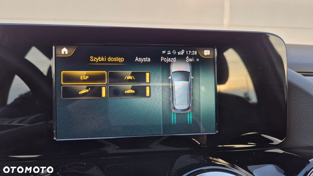 Mercedes-Benz Klasa B 180 Style 7G-DCT - 26