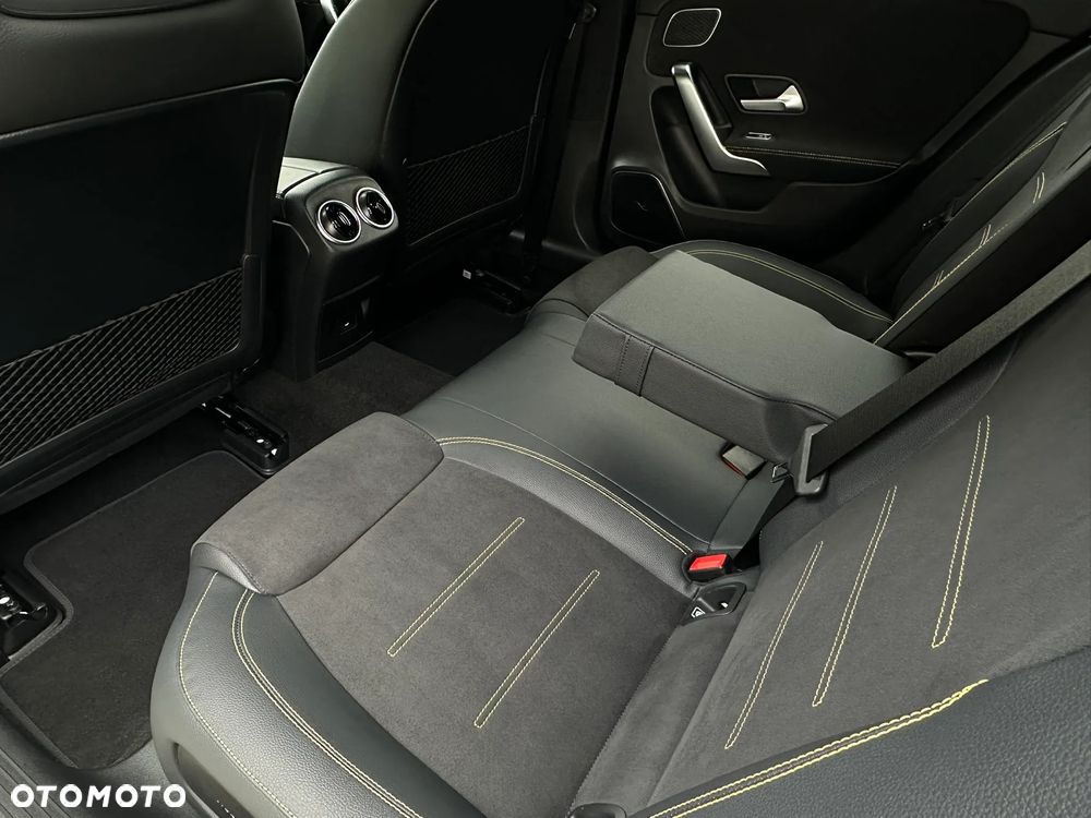 Mercedes-Benz Klasa A 45 S AMG 4-Matic 8G-DCT - 24