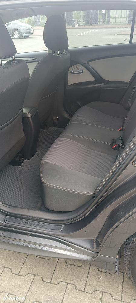 Toyota Avensis 2.0 D-4D Premium - 8