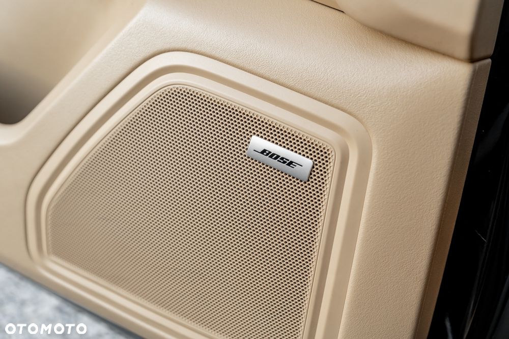 Porsche Macan Turbo - 26