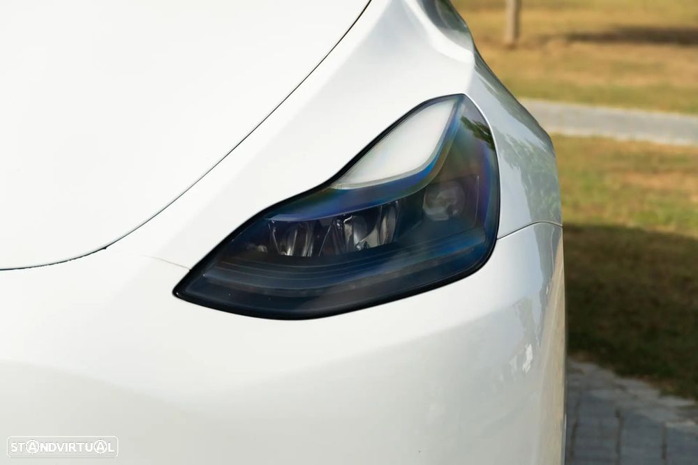 Tesla Model Y Long Range Dual Motor AWD - 27