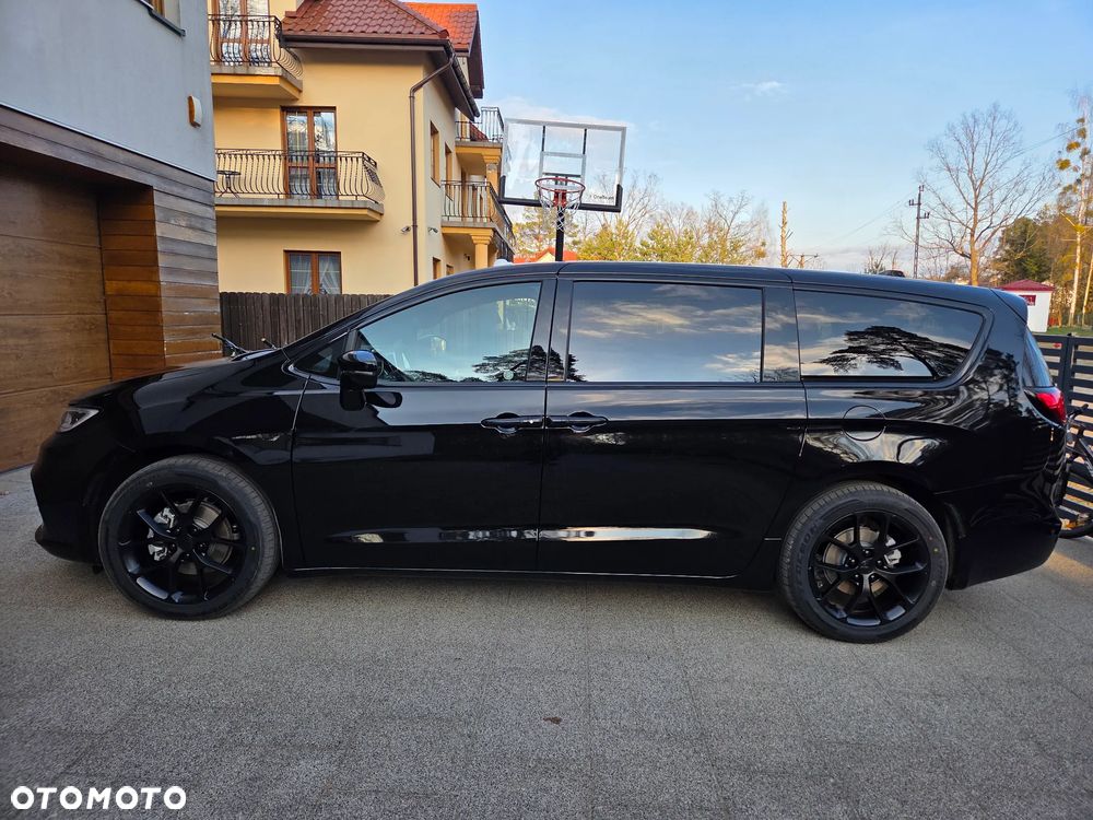 Chrysler Pacifica - 3