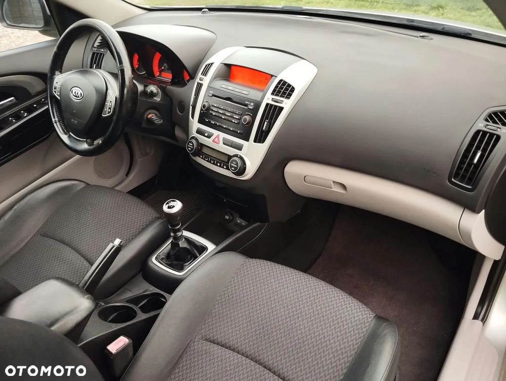 Kia Ceed 2.0 CRDi TX - 13