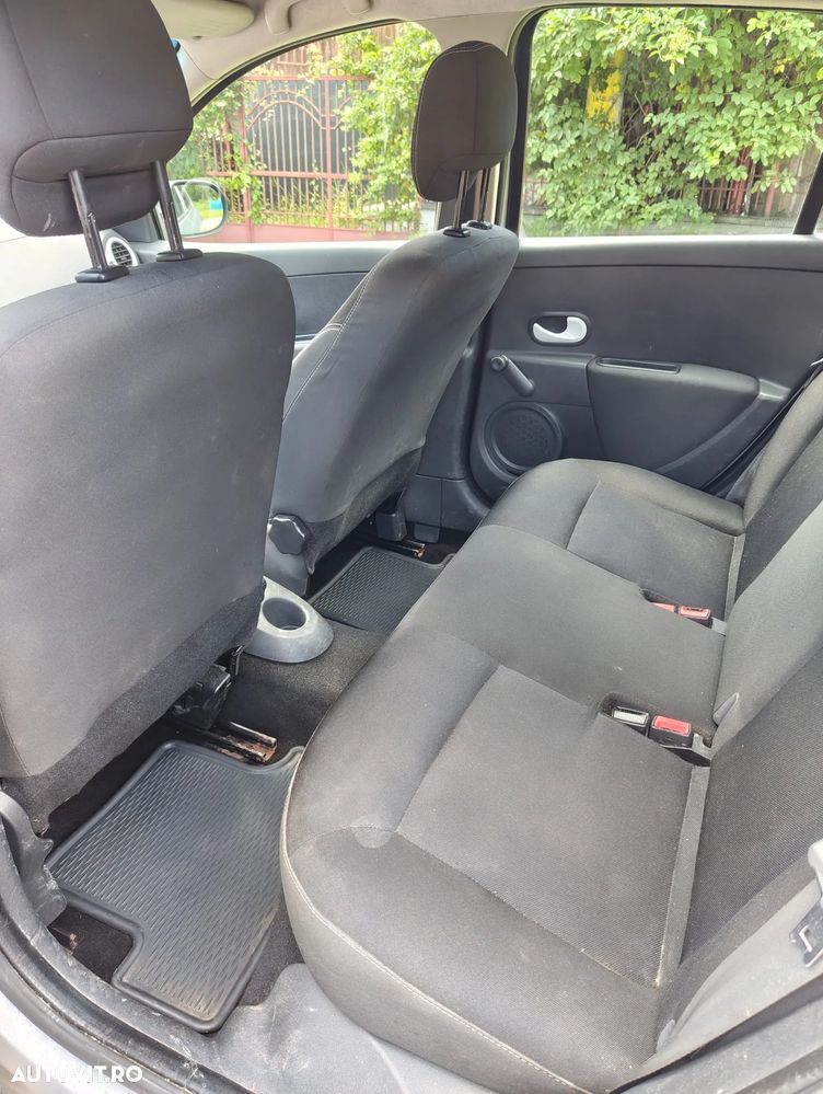 Renault Clio III 1.5 dCi Yahoo - 5