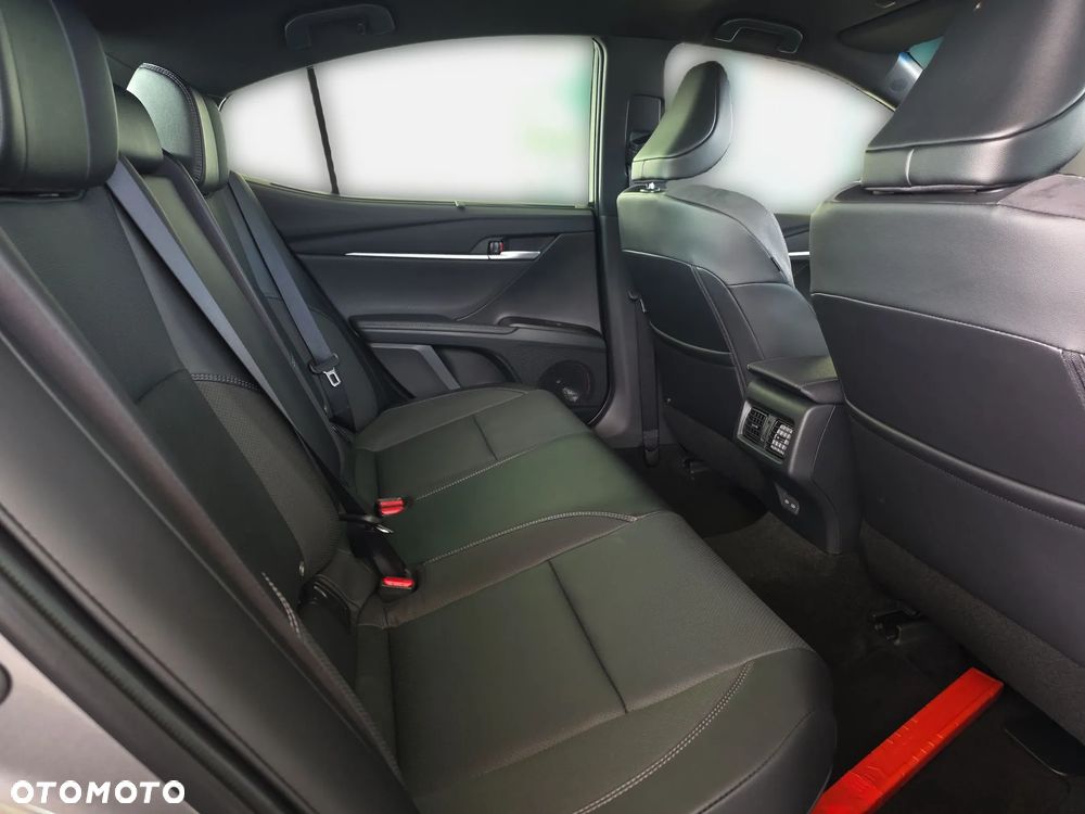 Toyota Camry 2.5 Hybrid Executive CVT - 10