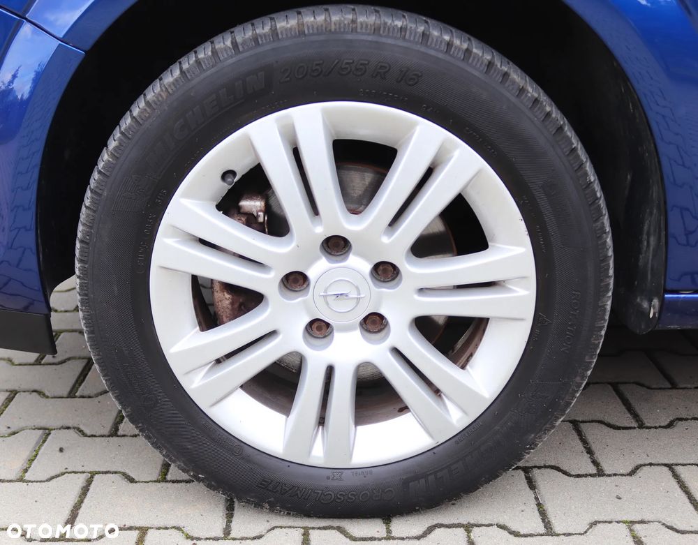 Opel Astra 1.6 Easytronic Innovation 110 Jahre - 11