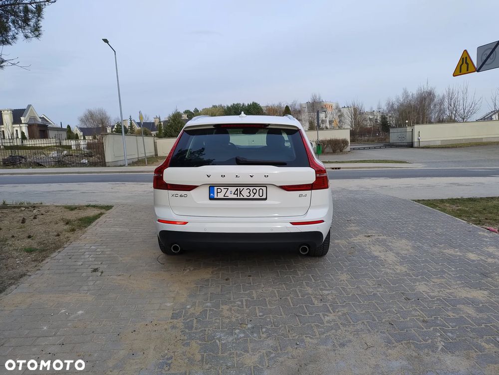 Volvo XC 60 T4 Momentum - 7