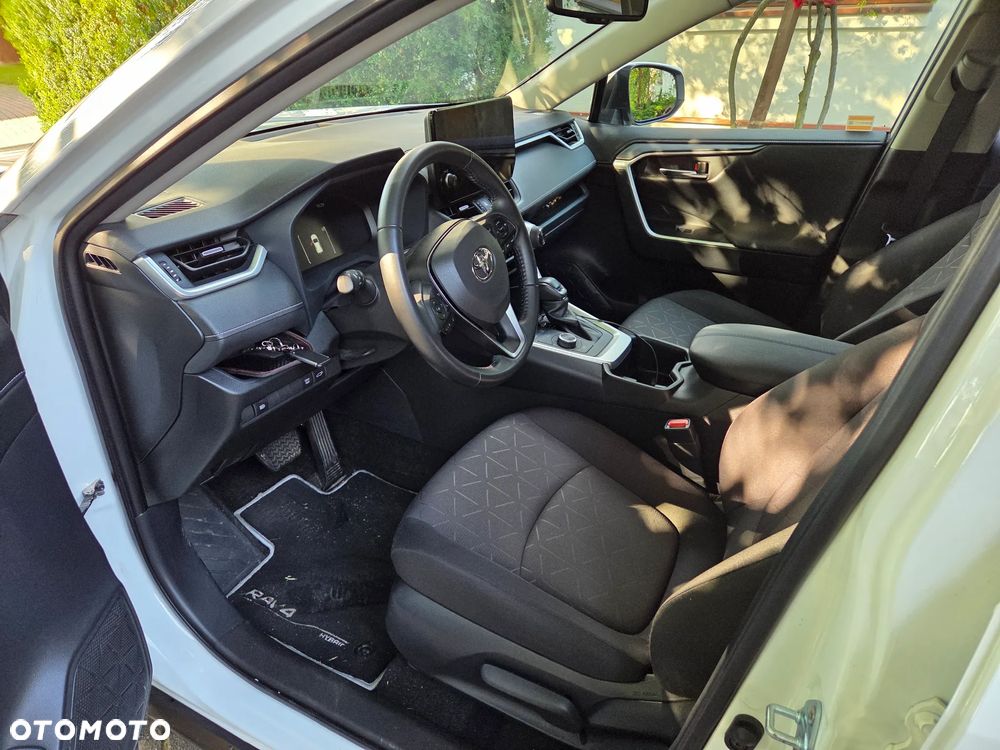 Toyota RAV4 - 6