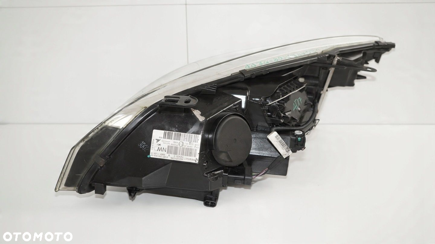 LAMPA PRAWY PRZÓD PRZEDNIA RENAULT MEGANE III 08-12R - 6