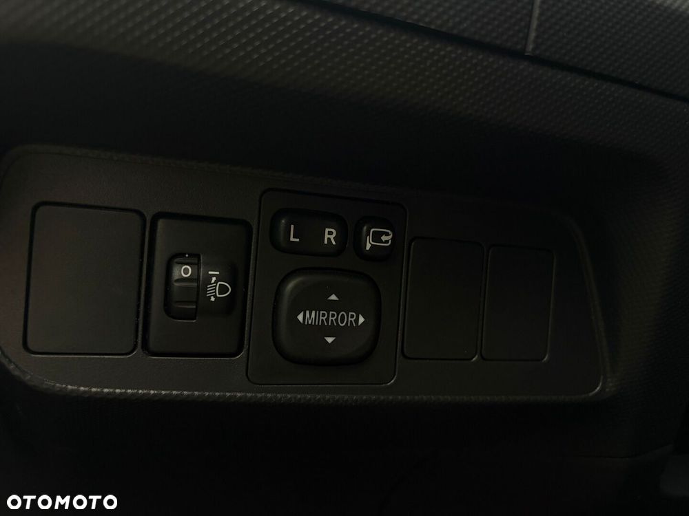 Toyota Auris 1.6 2010 - 24
