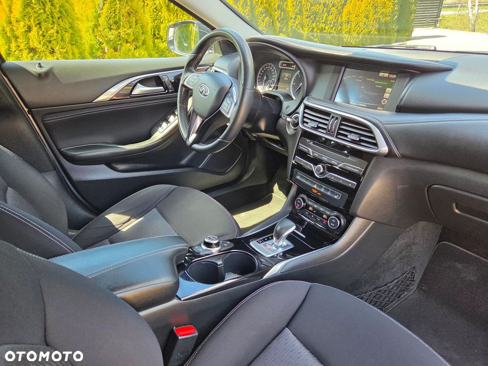 Infiniti Q30 1.5d Business 7DCT - 8
