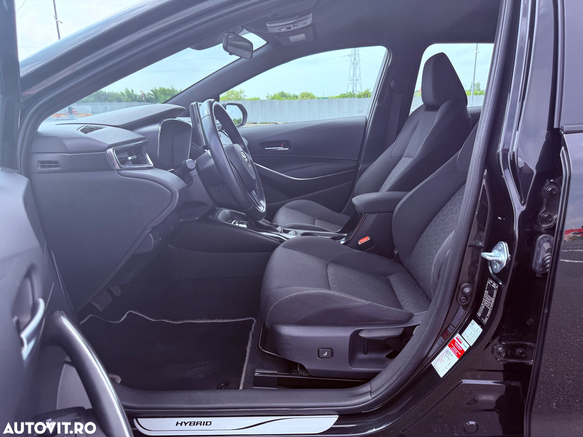 Toyota Corolla 1.8 Hybrid Business Edition - 26