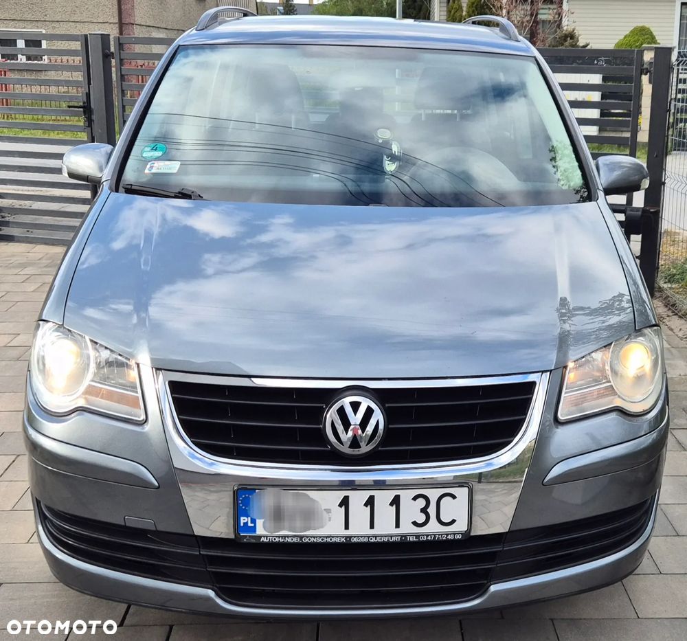 Volkswagen Touran - 11