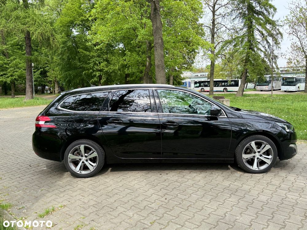 Peugeot 308 PureTech 130 GPF EAT8 Stop & Start Allure Pack - 5