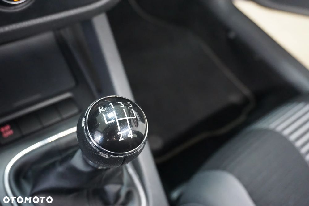 Volkswagen Golf 1.6 Tour - 30