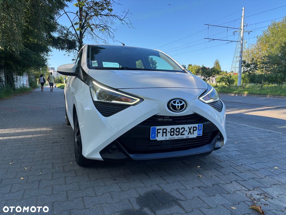 Toyota Aygo x.shift x-play connect - 4