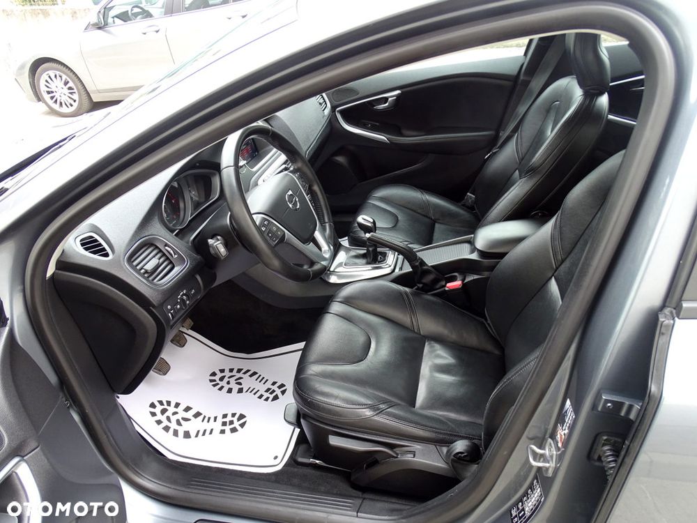 Volvo V40 D3 Momentum - 11