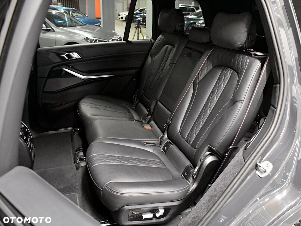 BMW X7 - 12