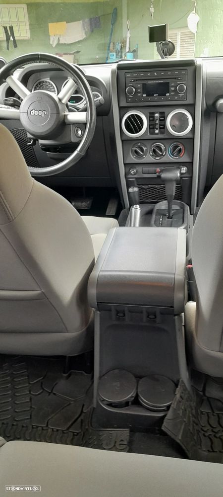 Jeep Wrangler Unlimited 2.8 CRD ATX Sahara - 9