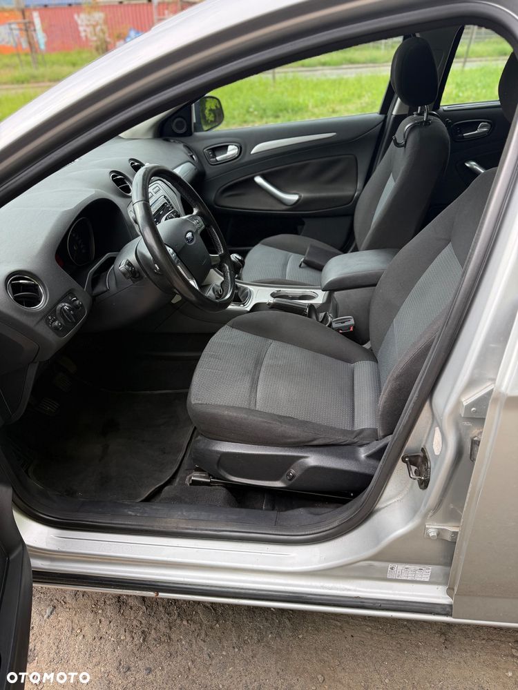 Ford Mondeo - 12