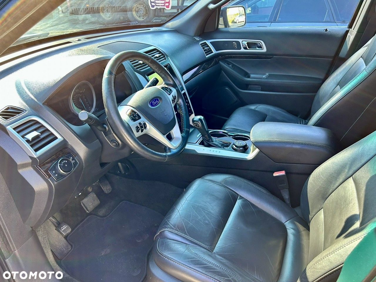 Ford Explorer - 12