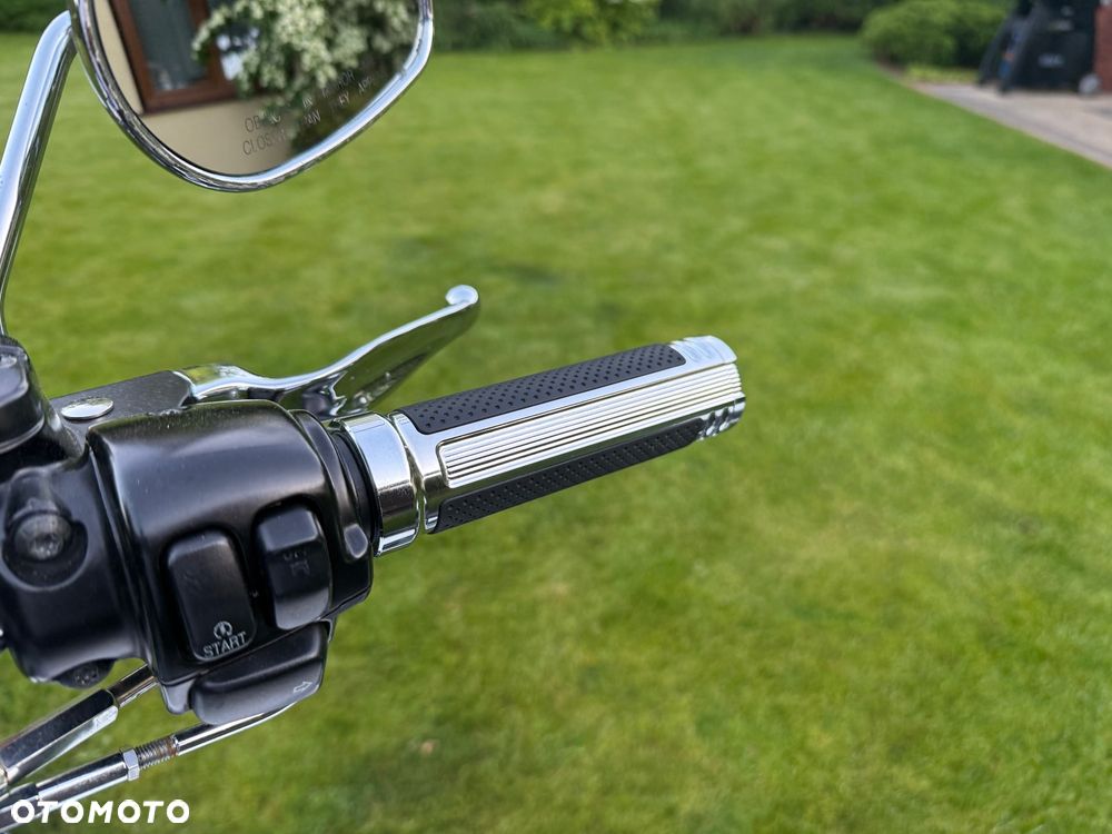 Harley-Davidson Softail Deluxe - 22