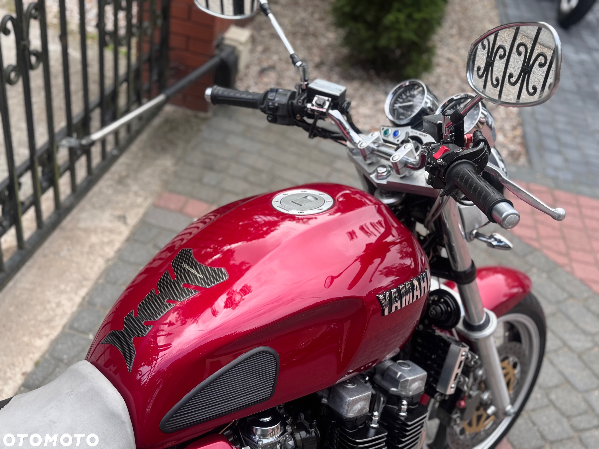 Yamaha XJR - 15