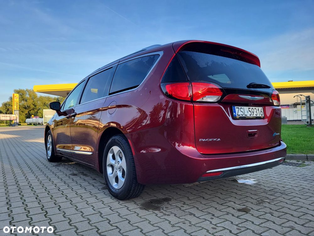 Chrysler Pacifica - 8