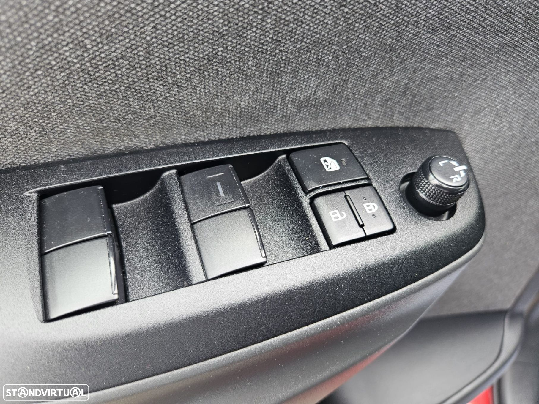 Toyota Yaris Cross 1.5 HDF Comfort Plus - 40