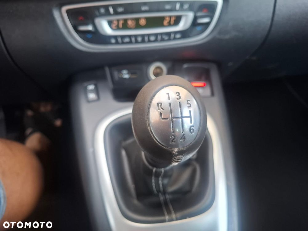 Renault Scenic 1.9 dCi Bose Edition - 18