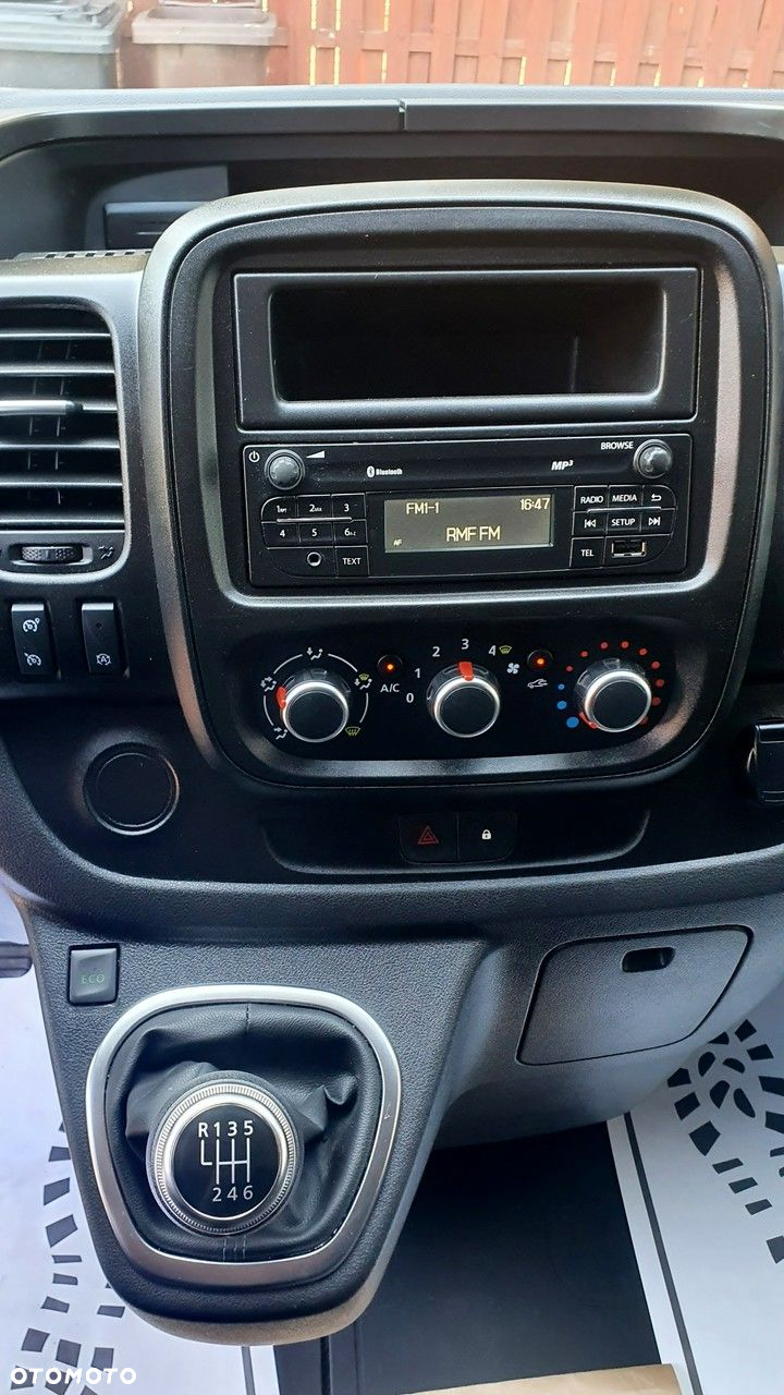Renault Trafic - 32