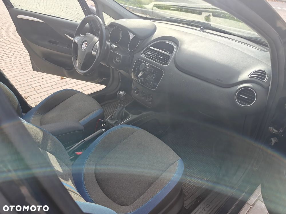 Fiat Punto 2012 - 23