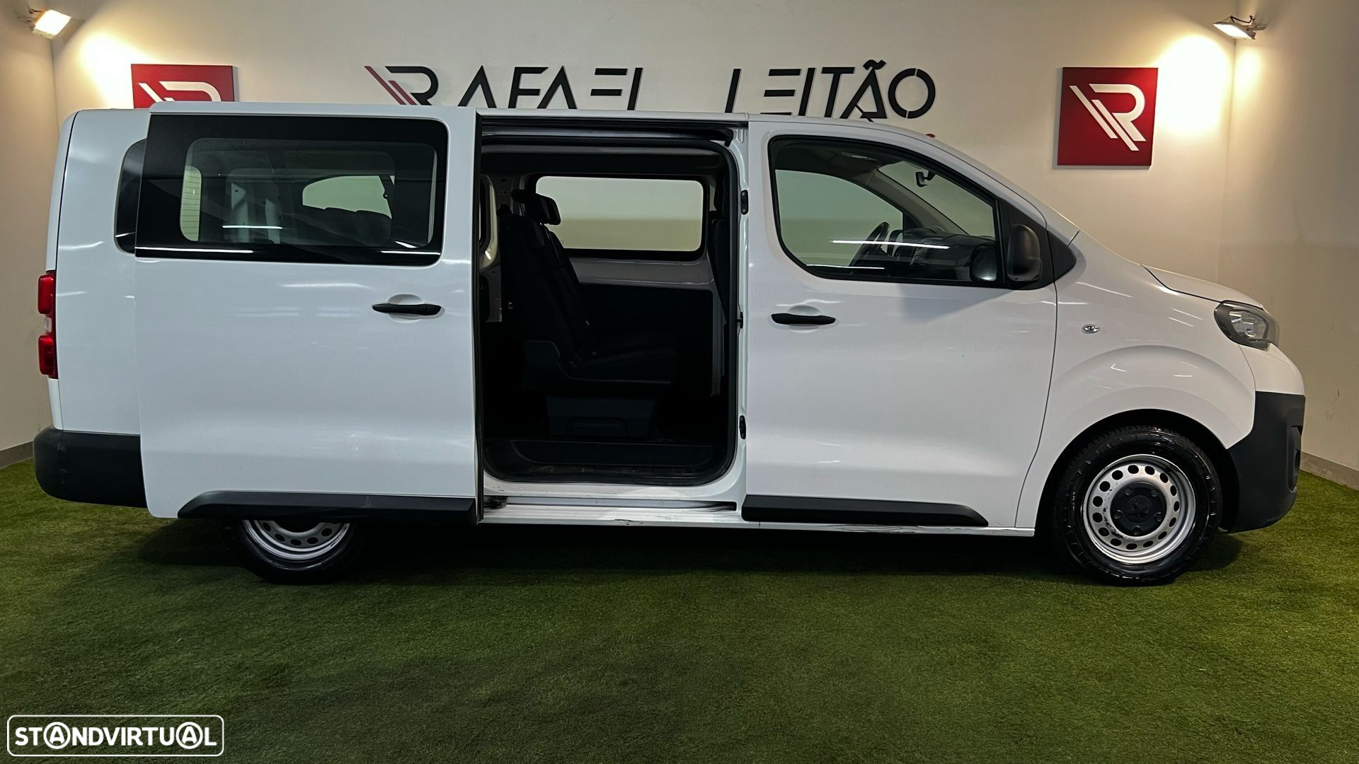 Peugeot Traveller 1.5 BlueHDi L2H1 Active Standard - 3