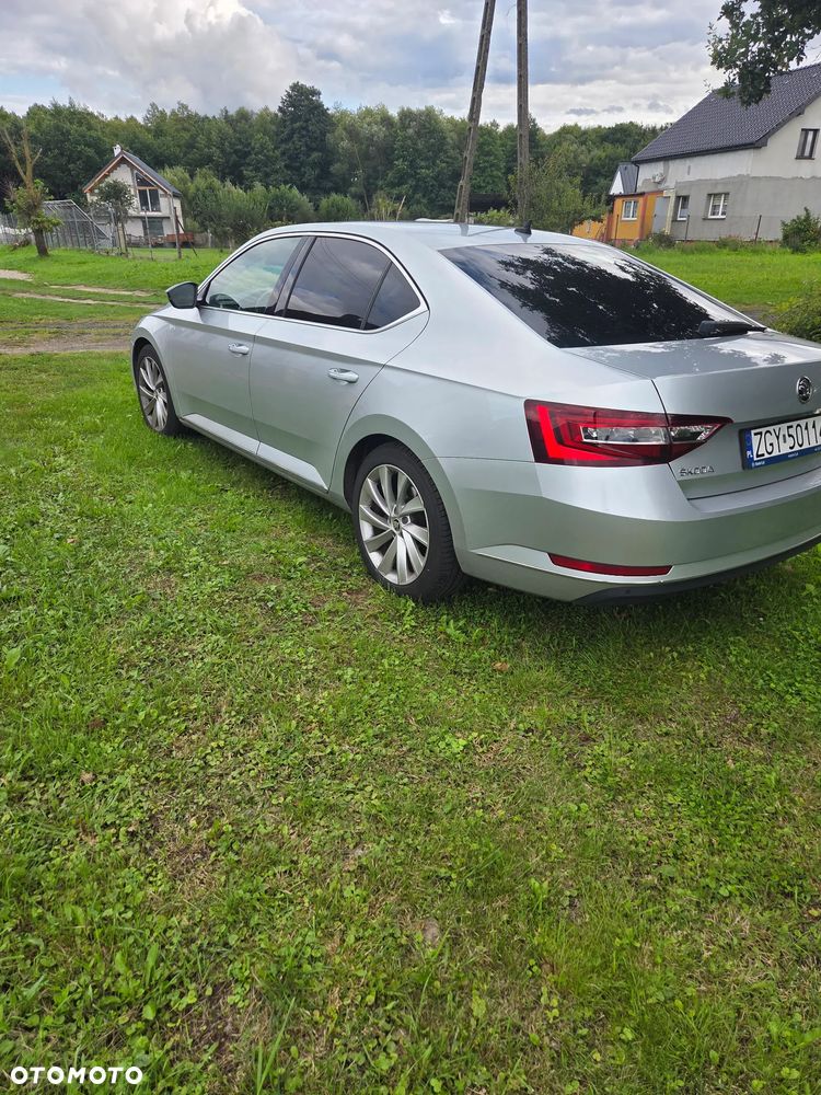 Skoda Superb 2.0 TDI SCR 4x4 Style DSG - 32