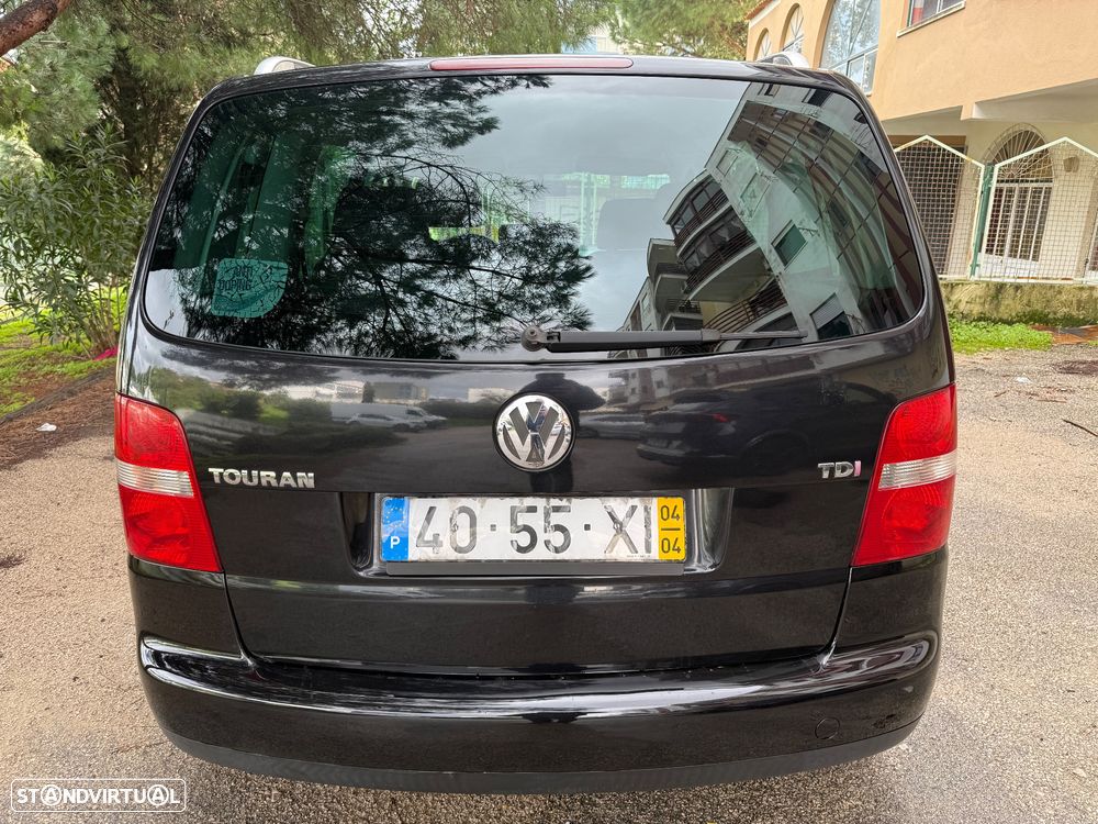 VW Touran 1.9 TDi Highline 7L - 16
