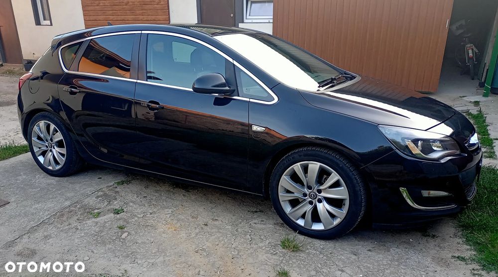 Opel Astra 2.0 CDTI Exklusiv - 1