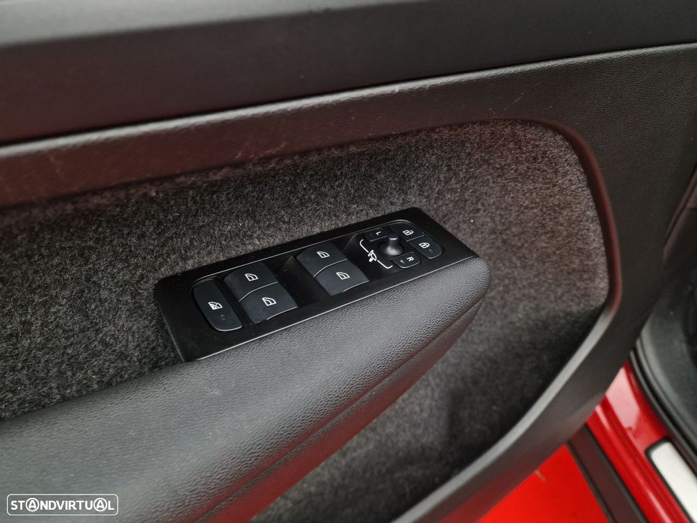 Volvo XC 40 1.5 T4 PHEV R-Design - 12