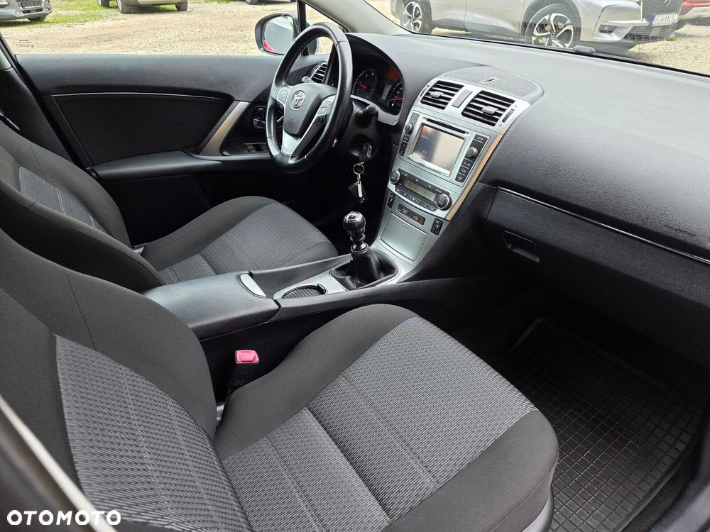 Toyota Avensis - 12