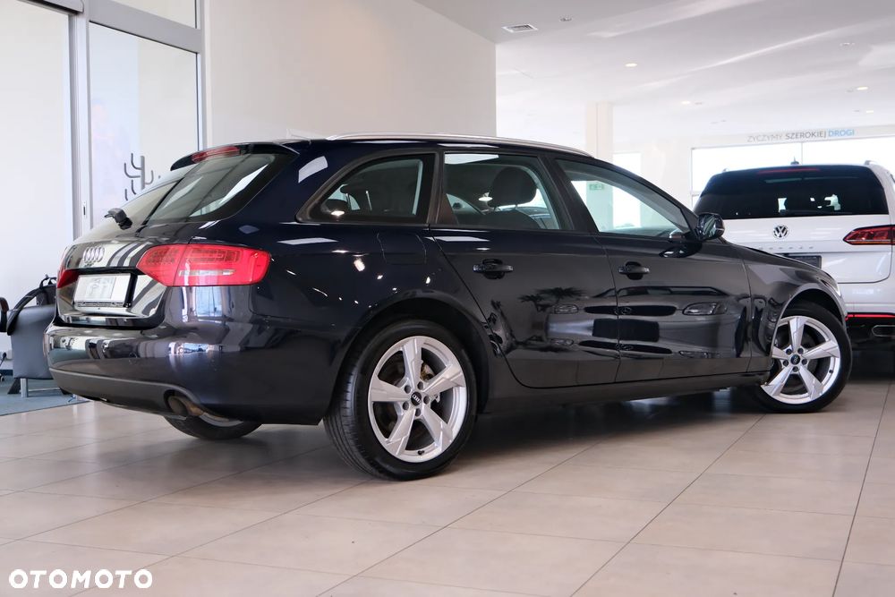 Audi A4 Avant - 10