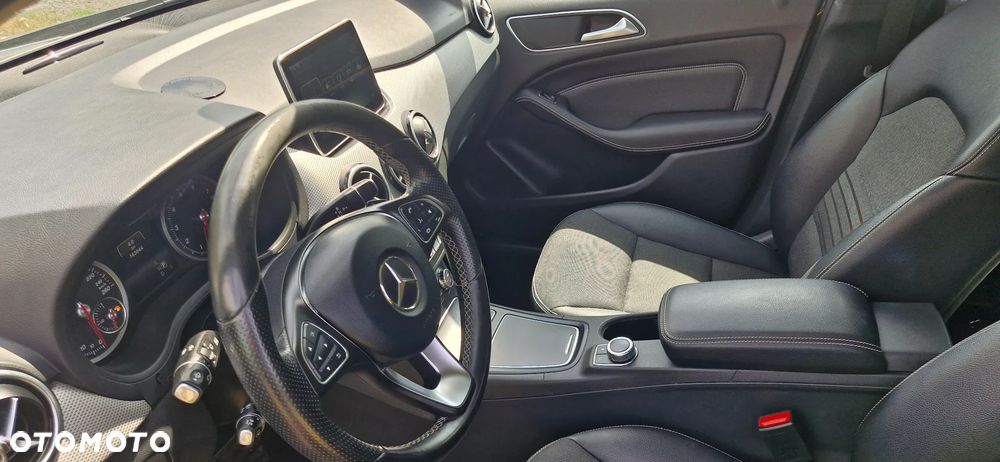 Mercedes-Benz Klasa B 200 7G-DCT UrbanStyle Edition - 19
