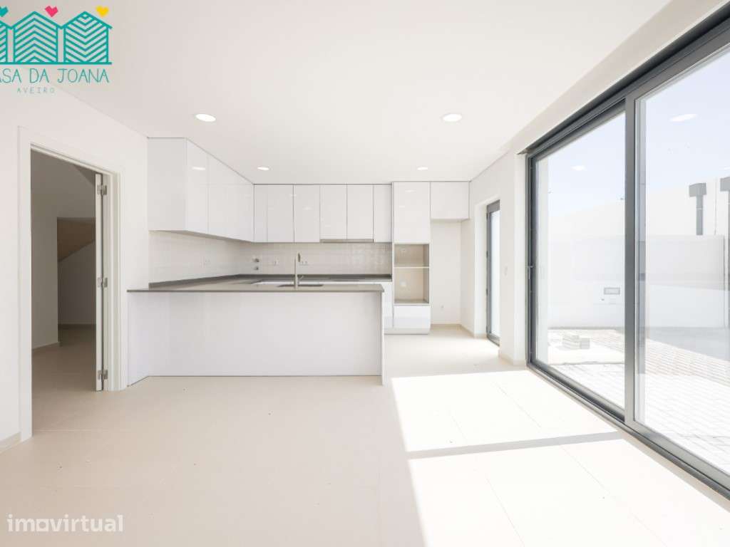 Apartamento T2 com Lugar de Garagem em Aradas - Grande imagem: 4/33