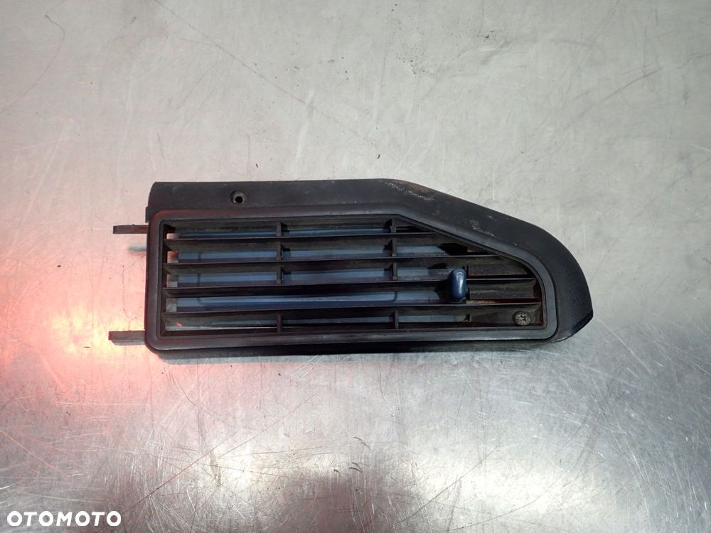 KRATKA NAWIEWU DRZWI LEWA PRZEDNIA VOLKSWAGEN T3 - 1