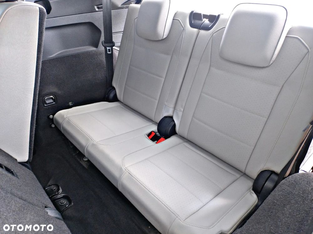 Volkswagen Tiguan Allspace - 15
