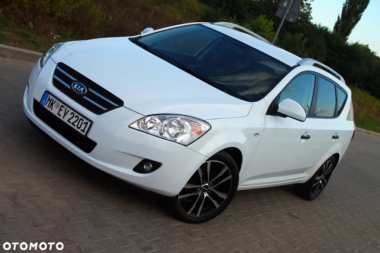 Kia Ceed - 4