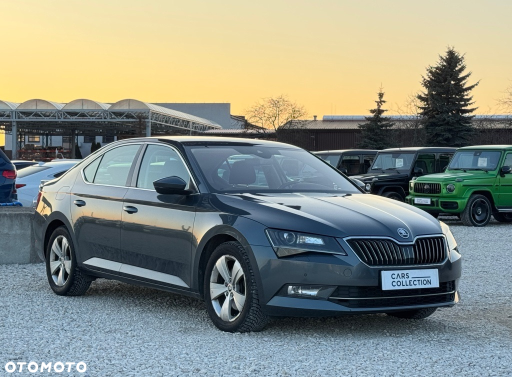 Skoda Superb 2.0 TDI Style DSG - 2