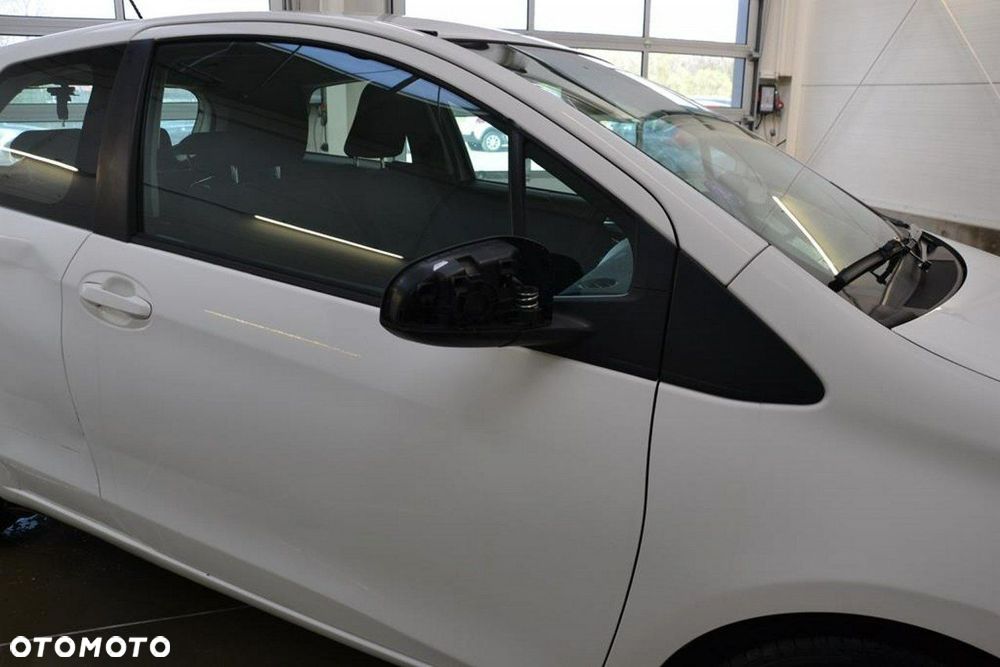 Toyota Yaris - 22