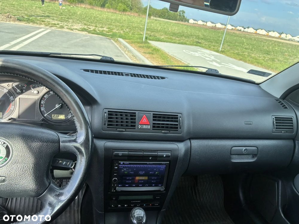 Skoda Octavia 1.6 Tour - 7
