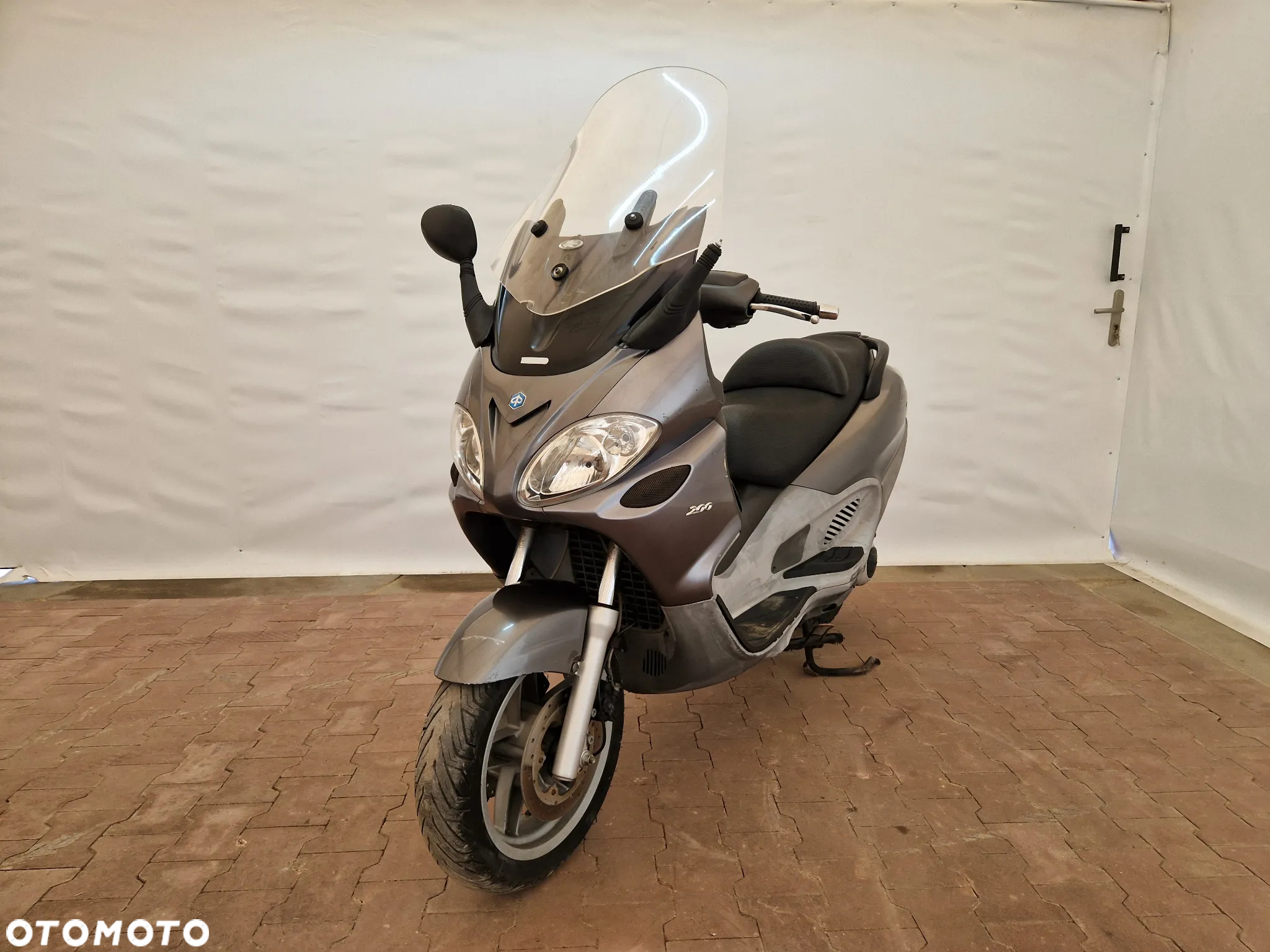 Piaggio X9 - 2