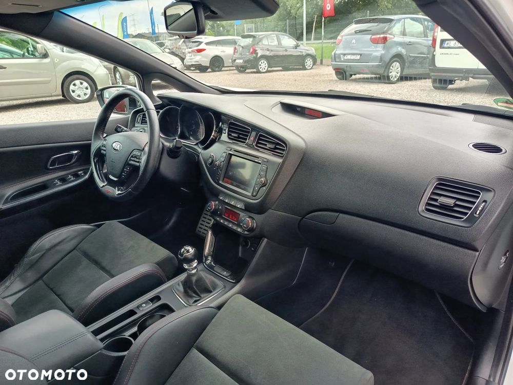 Kia Ceed 1.6 T-GDI GT - 34